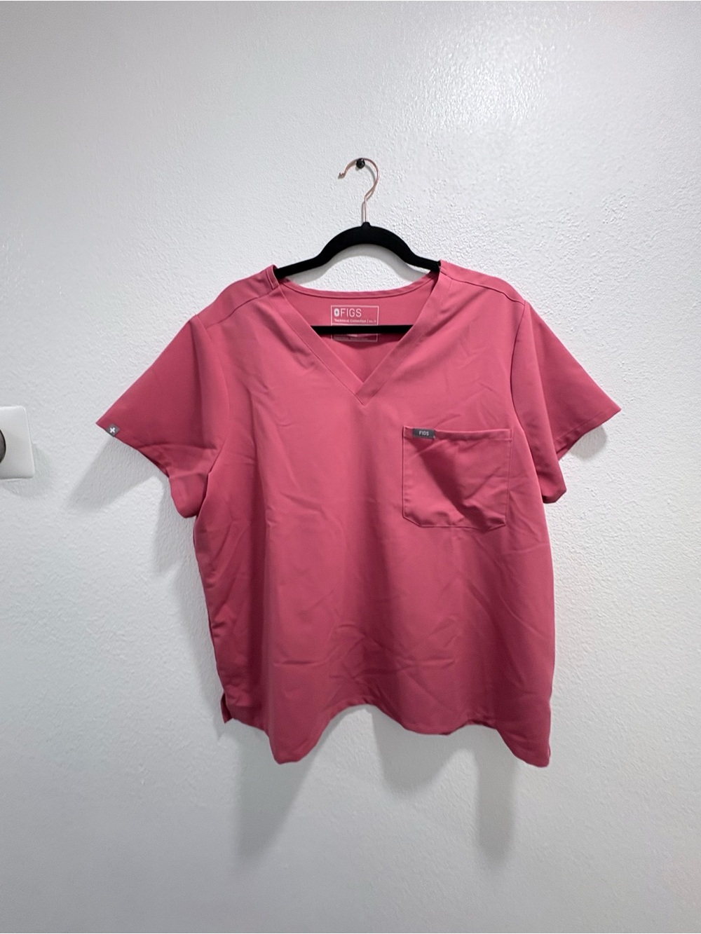 FIGS Catarina One-Pocket Scrub Top Women’s XXL - PULMONARY PINK